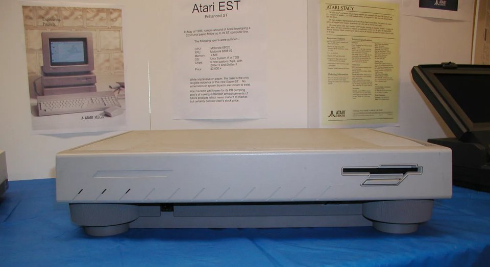 Atari EST, versión preliminar del Atari TT